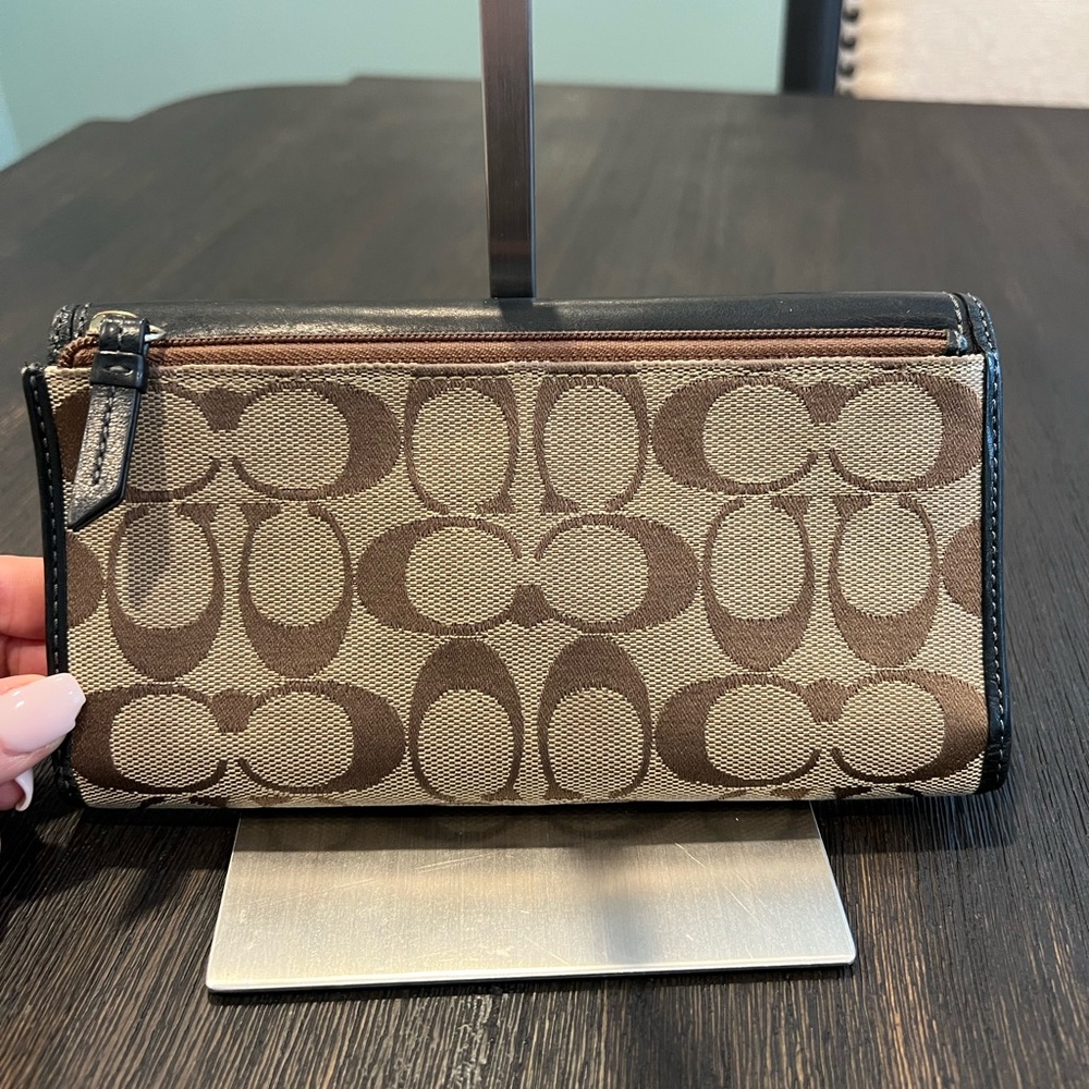 Coach Bleeker Signature Black Brown Leather Buckle Flap Clutch Wallet - Picture 2 of 11